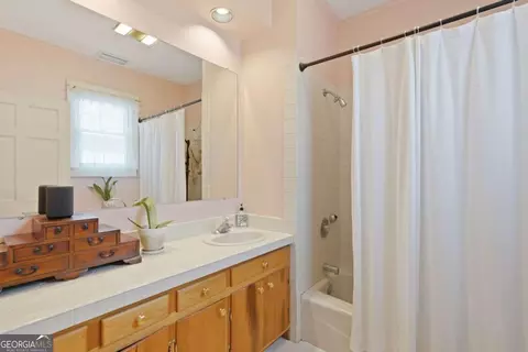 Bath - 702 E 32nd St, Savannah, GA 31401 photo 1 of 2