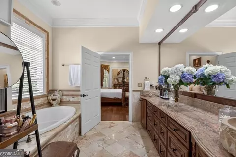 Bath - 420 Bevy Ct, Duluth, GA 30097 photo 3 of 10