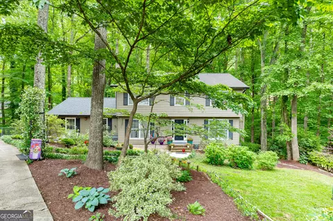 3672 Stonelake Ct SW, Lilburn, GA 30047
