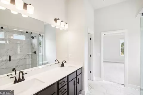 Bath - 232 Wingate Dr, Winder, GA 30680 photo 4 of 4