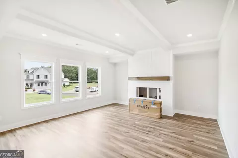 Living - 232 Wingate Dr, Winder, GA 30680 photo 2 of 5
