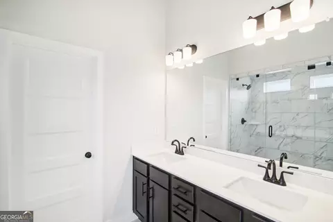 Bath - 232 Wingate Dr, Winder, GA 30680 photo 3 of 4