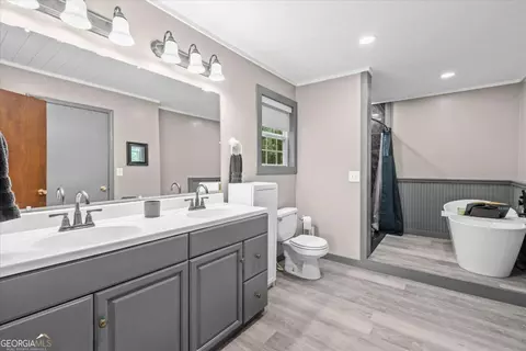 Bath - 86 Clackum Dr, Waco, GA 30182 photo 2 of 6