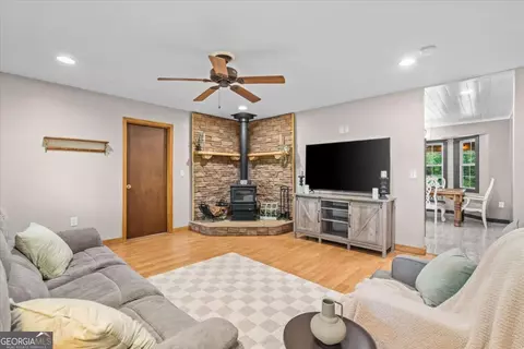 Living - 86 Clackum Dr, Waco, GA 30182 photo 2 of 3