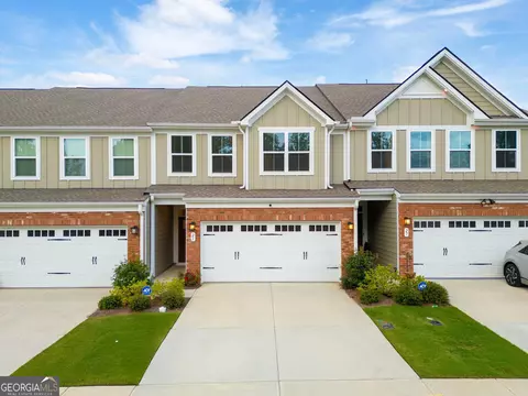 21 Red Ln, Hoschton, GA 30548