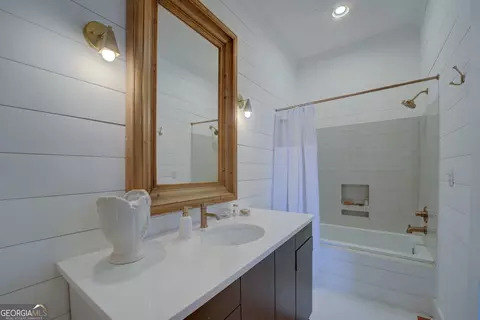 Bath - 2 N Broad St, Porterdale, GA 30014 photo 1 of 5