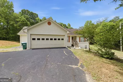 949 Smallwood Dr, Commerce, GA 30529