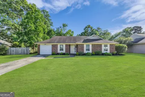 40 Whippoorwill Ln E, Richmond Hill, GA 31324