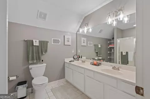 Bath - 405 River Forest Dr, Mcdonough, GA 30252 photo 3 of 4