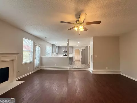 Living - 609 Vaughan Dr, Hampton, GA 30228 photo 11 of 12