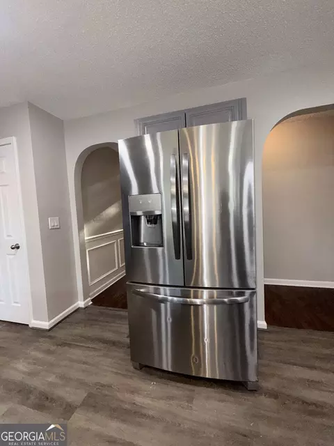 Kitchen - 609 Vaughan Dr, Hampton, GA 30228 photo 5 of 8