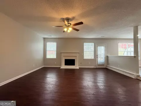 Living - 609 Vaughan Dr, Hampton, GA 30228 photo 10 of 12