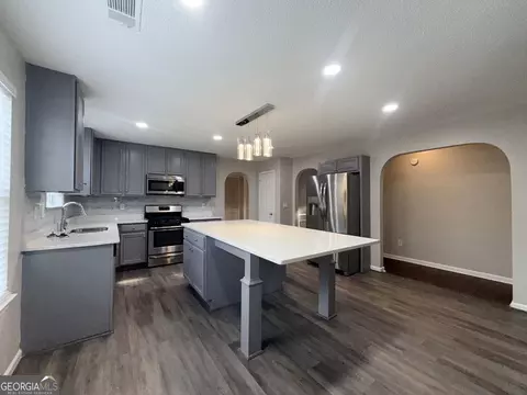 Kitchen - 609 Vaughan Dr, Hampton, GA 30228 photo 3 of 8