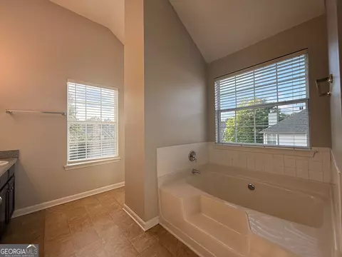 Bath - 609 Vaughan Dr, Hampton, GA 30228 photo 5 of 8