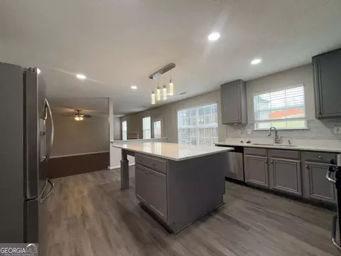 Kitchen - 609 Vaughan Dr, Hampton, GA 30228 photo 1 of 8