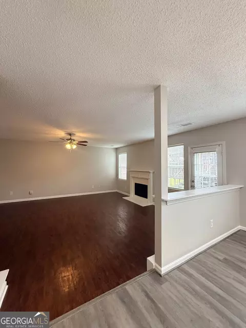 Living - 609 Vaughan Dr, Hampton, GA 30228 photo 8 of 12