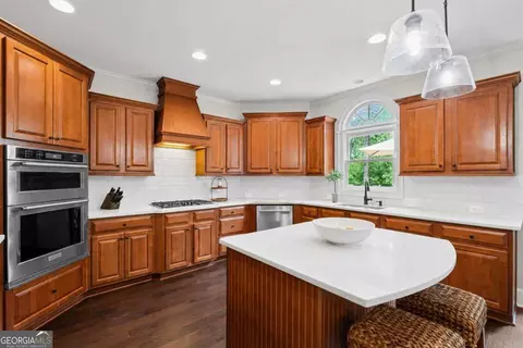 Kitchen - 402 Greyfield Dr, Canton, GA 30115 photo 2 of 3