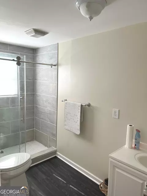 Bath - 12 E 4th St, Aragon, GA 30104 photo 3 of 3