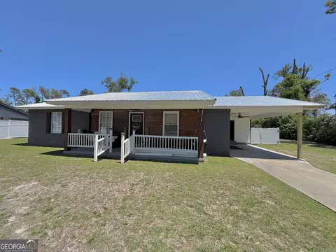 53 Carey Dr, Hazlehurst, GA 31539