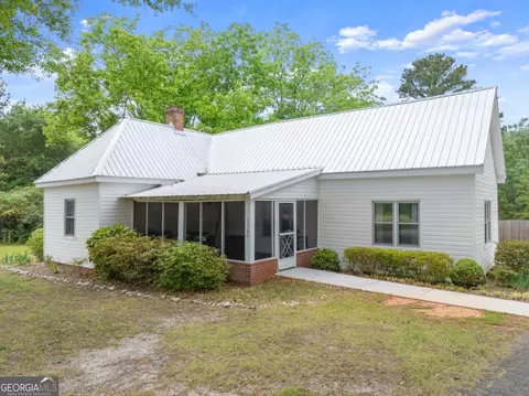 1519 New Hope Church Rd, Loganville, GA 30052