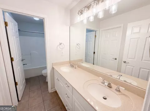 Bath - 8111 Crestview Dr SE, Covington, GA 30014 photo 4 of 5