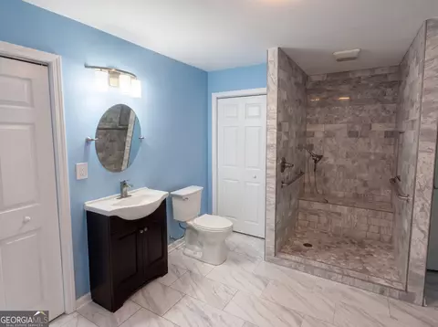 Bath - 8111 Crestview Dr SE, Covington, GA 30014 photo 5 of 5