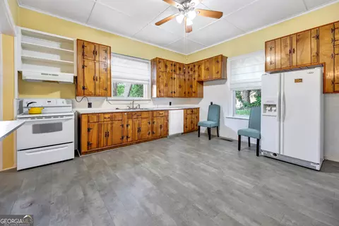 Kitchen - 41 Poplar St, Porterdale, GA 30014 photo 2 of 3
