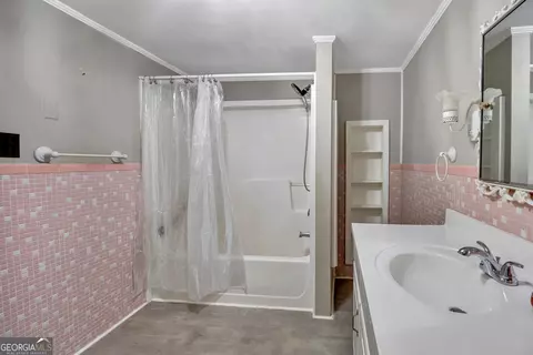 Bath - 41 Poplar St, Porterdale, GA 30014 photo 2 of 4