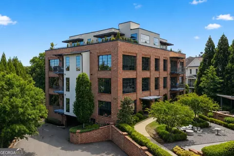 220 Vickery Falls Dr #220, Roswell, GA 30075