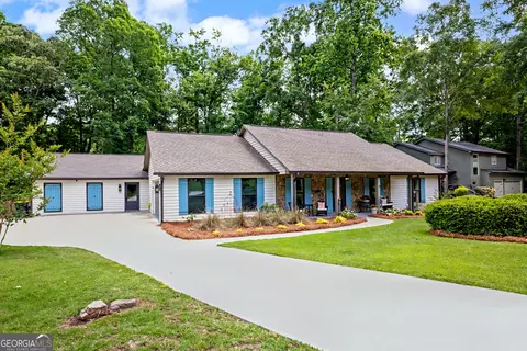 117 Lakeside Dr, Peachtree City, GA 30269