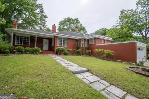 199 Lake Forest Dr, Elberton, GA 30635