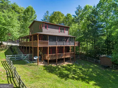 392 Oak Hills Dr, Morganton, GA 30560