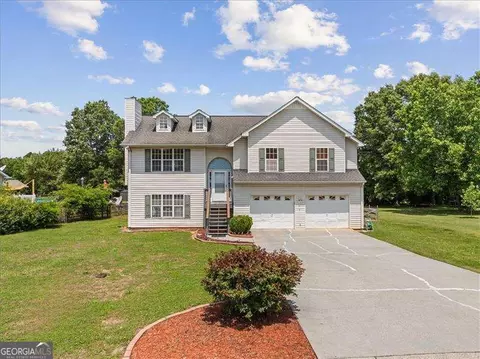 143 Honeysuckle Dr SE, Calhoun, GA 30701