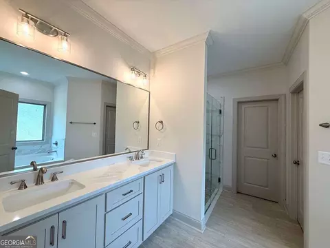 Bath - 1811 Iris St, Adel, GA 31620 photo 1 of 3