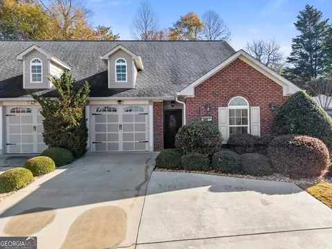 92 Colonial Dr #1, Cleveland, GA 30528