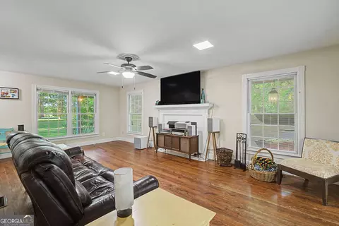 Living - 120 Hampton Locust Grove Rd, Hampton, GA 30228 photo 2 of 3