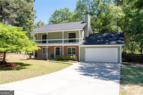2526 Ashworth Lake Rd, Snellville, GA 30078