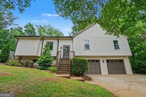 2708 Hawk Dr NE, Marietta, GA 30066