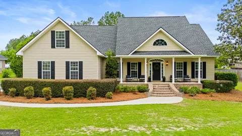 9027 Oakfield Dr, Statesboro, GA 30461