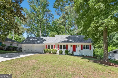 889 Valley Creek Dr, Stone Mountain, GA 30083