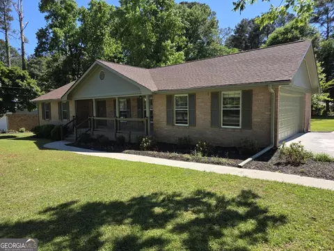 1697 Fremont Dr SW, Stone Mountain, GA 30087