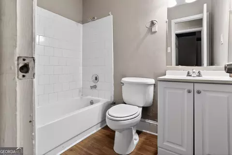 Bath - 2309 Sumac Dr, Augusta, GA 30906 photo 2 of 2