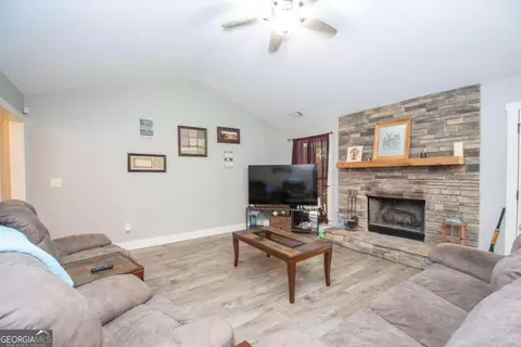 Living - 129 Wellington Dr, Lagrange, GA 30240 photo 1 of 1