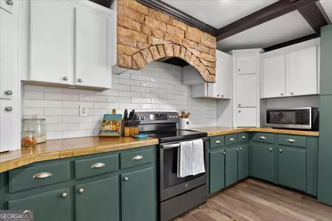 Kitchen - 91 Scenic View Dr, Jasper, GA 30143 photo 6 of 7