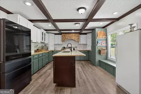 Kitchen - 91 Scenic View Dr, Jasper, GA 30143 photo 1 of 7