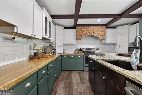 Kitchen - 91 Scenic View Dr, Jasper, GA 30143 photo 4 of 7