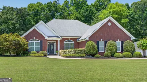 229 Hummingbird Ct, Hampton, GA 30228