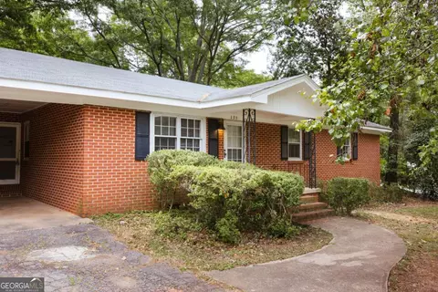135 Cavalier Ct, Athens, GA 30606