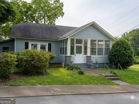 102 Johnson St, Hogansville, GA 30230