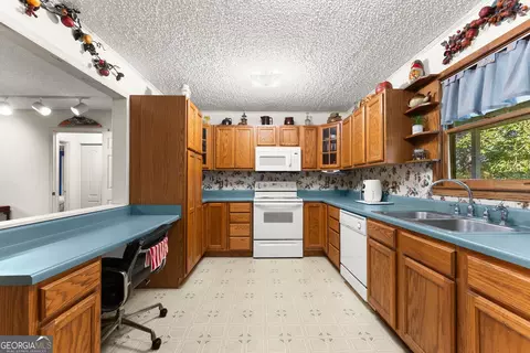 Kitchen - 350 Old River Rd, Cornelia, GA 30531 photo 4 of 4